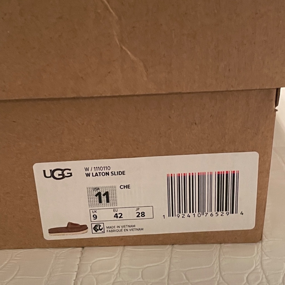 UGG Laton Slide - Picture 5 of 5